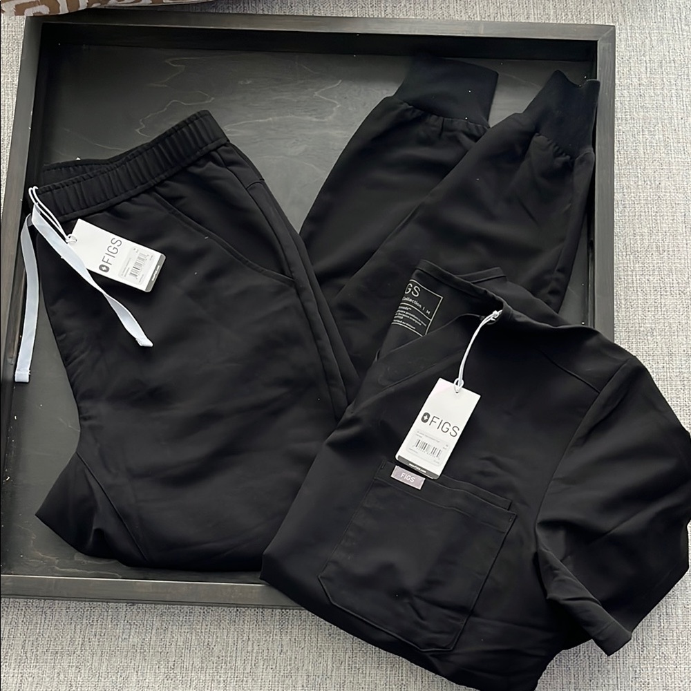 NEW WITH TAGS Figs Black Scrub Set Men’s M